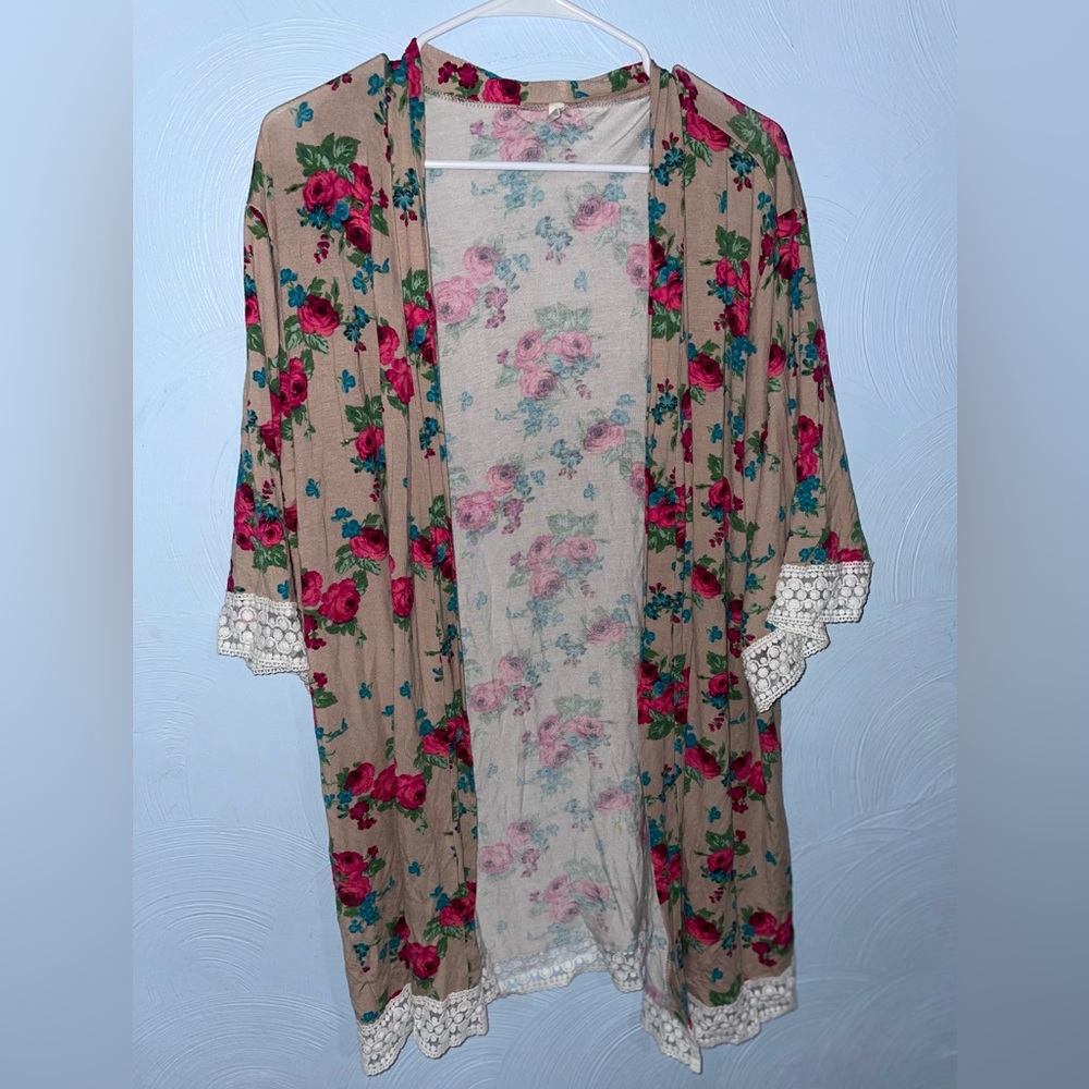 *2 for 12* Women’s Maternity Size Small Floral Kimono